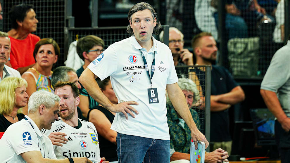 Erlangen-Trainer Johannes Sellin schaffte mit seinem Team doch noch den Klassenerhalt