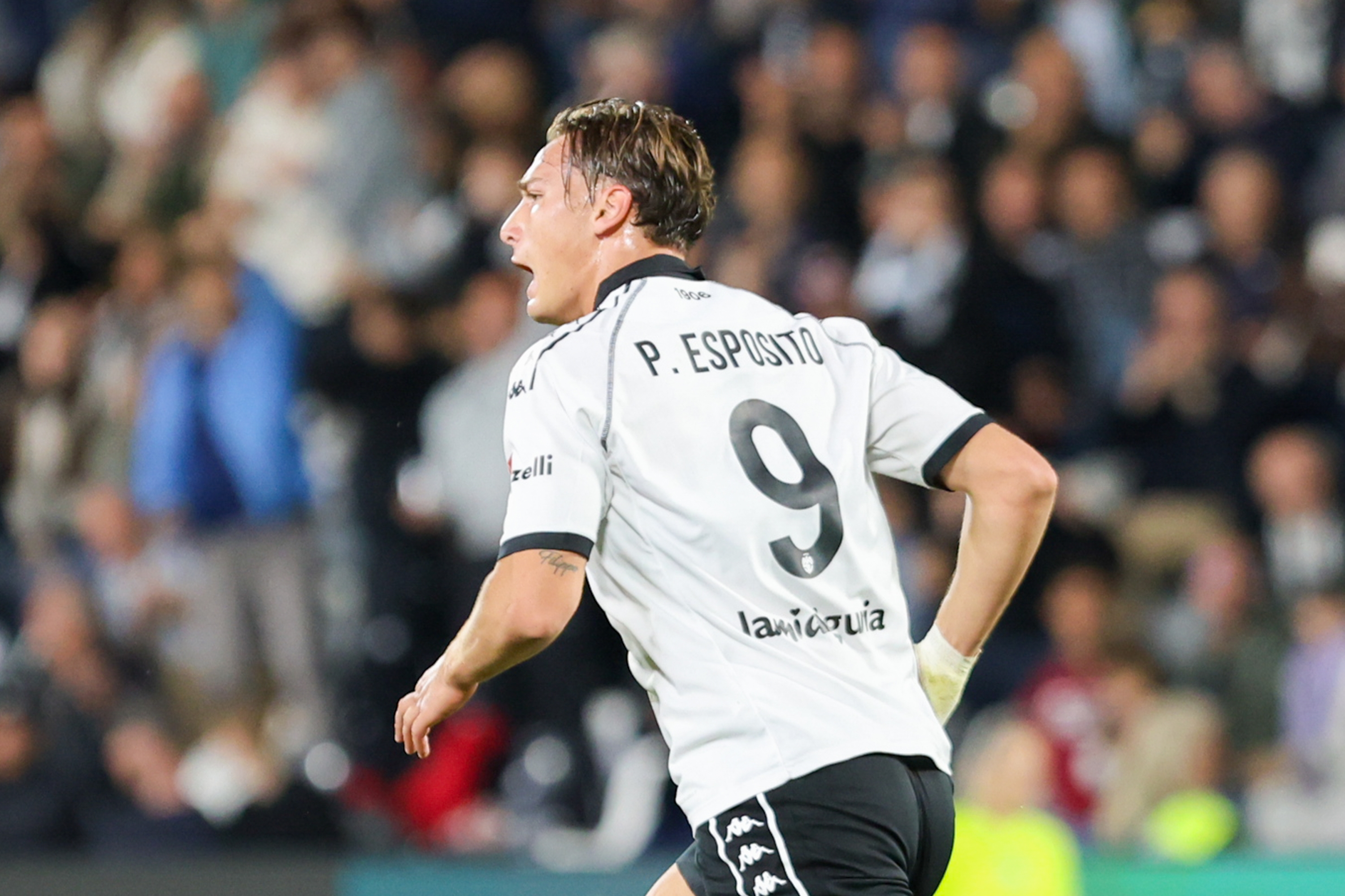 Spezia? S Francesco Pio Esposito Celebrates After Scoring A Goal For His Team During the Serie B Soccer Match Bethaeen Spezia and Cremonese at the Alberto Picco Stadium in La Spezia, Italy - Friday, May 09, 2025. Sport - Surcker. (Photo by Tano Pecoraro/LaPresse)