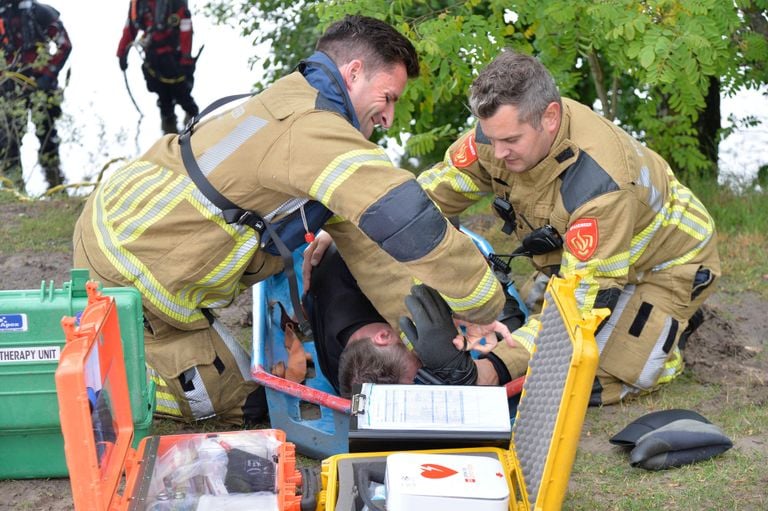 Despite the seriousness of the photo, the victim makes it excellent (photo: Perry Roovers/press agency Heitink).