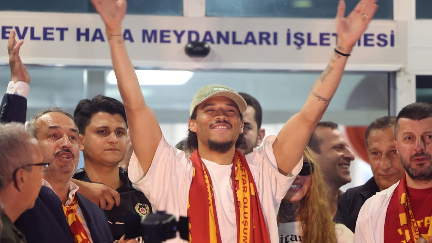 Leroy Sané on arrival in Istanbul: The attacker signs at Galatasaray by 2028.