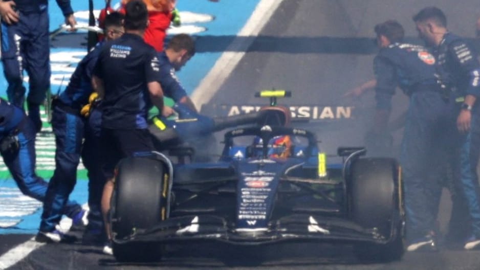 Rauch rises from Carlos Sainz 'Williams: The Spaniard couldn't even start the race in Spielberg.
