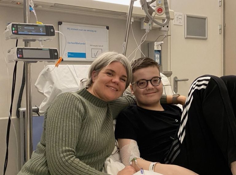 Mother Monique and Jop in the hospital (own photo).