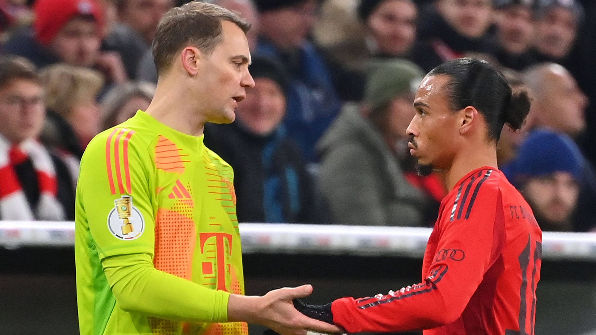 Bayern goalkeeper Neuer (left) and Sané: The two have been playing together at FC Bayern since 2020.
