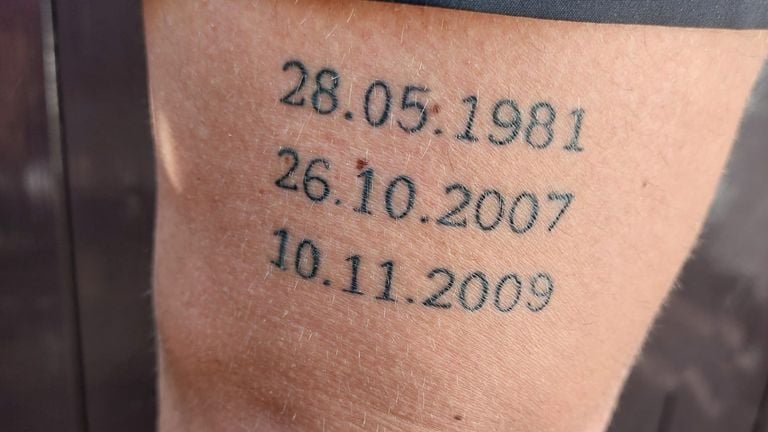 The tattoo on the leg of father Jan (private photo). 