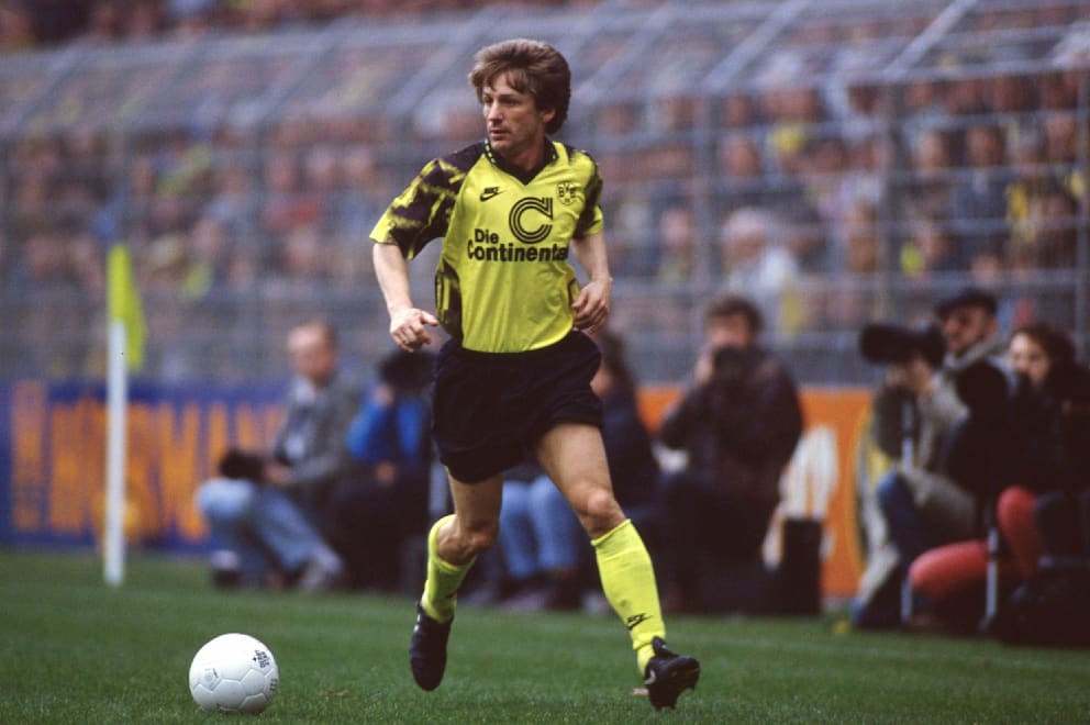 Frank Mill (damals 33) im BVB-Dress beim 4:1 seiner Dortmunder gegen den 1. FC Köln in der Saison 1992/93