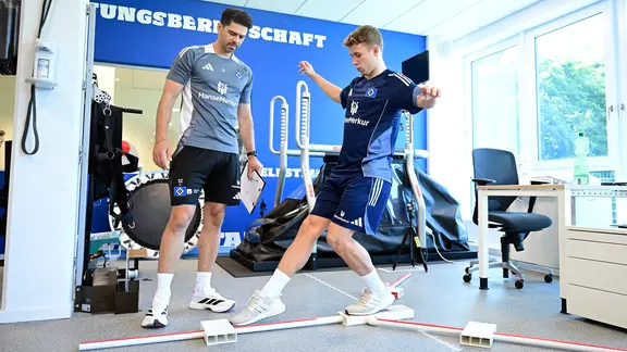 Rehabilitation trainer Sebastian Capel, Anssi Suhonen Hamburg, June 30, 2025, football, Hamburger SV, training, performance test