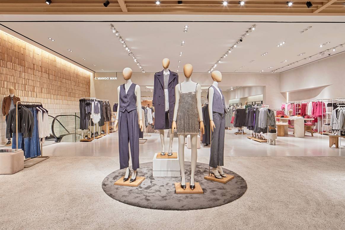 Interior view of the mango flagship store in the Paseo de Gracia 36 in Barcelona (Spain).