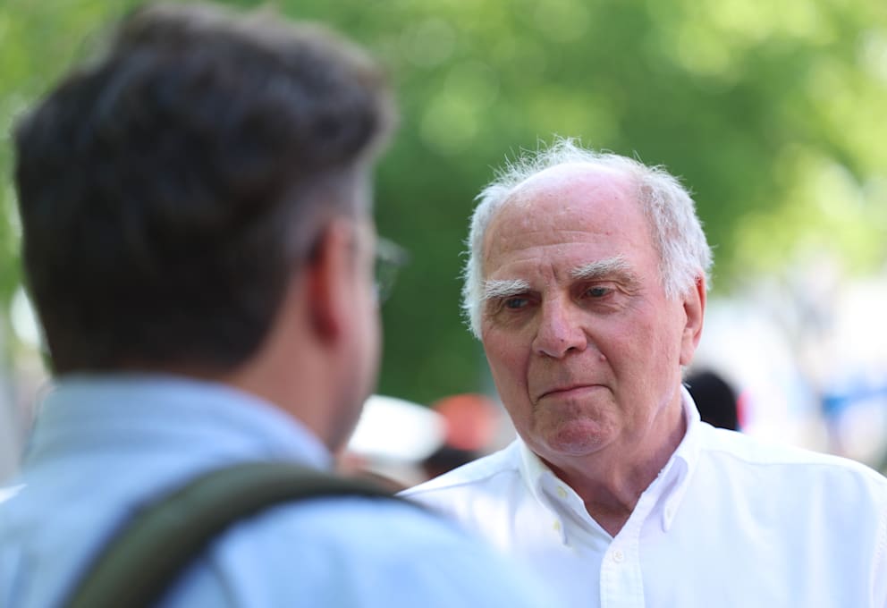 Uli Hoeneß im Gespräch mit BILD-Reporter David Verhoff