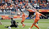 Vivianne Miedema scores the 1-0 on a pass from Daniëlle van de Donk in the exhibition match for the European Championship between the Netherlands and Finland in Leeuwarden, on 26 June 2025.