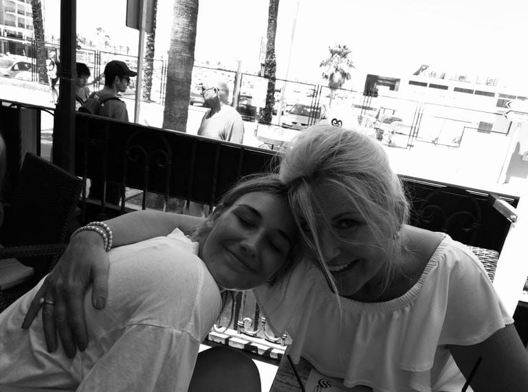 Laura and her mother Gea (photo: Laura van Casteren.)
