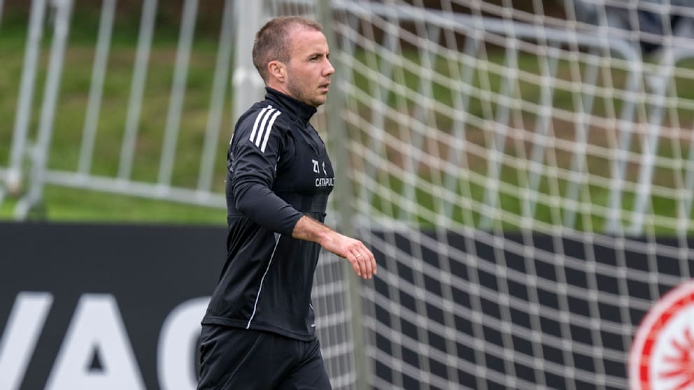 Nicht nur die Haare sind neu: Götze trainiert erstmals in Eintrachts neuen Adidas-Sachen