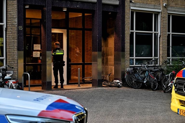Police investigating (photo: Toby de Kort/press agency Heitink).