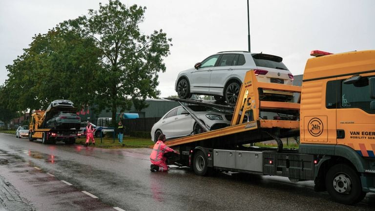 Two tow trucks are almost ready for departure (photo: Erik Haverhals/press agency Heitink).