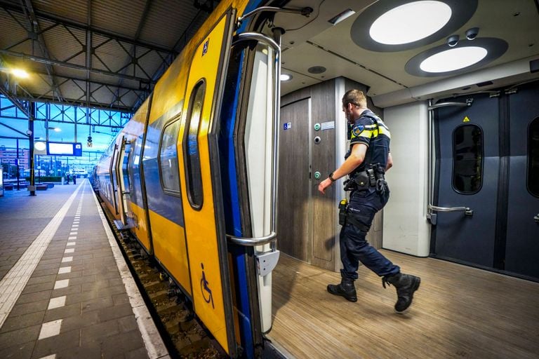 A suspect was also searched for in a train (photo: Heitink news agency).