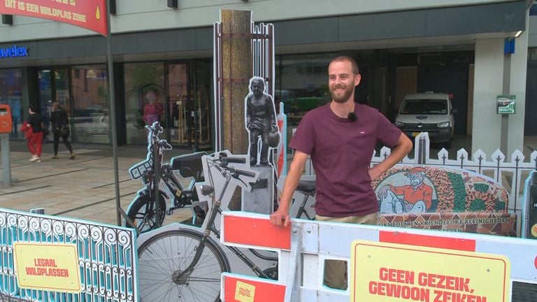 Pim hopes that people will start a conversation about wild peeing (image: Omroep Brabant).
