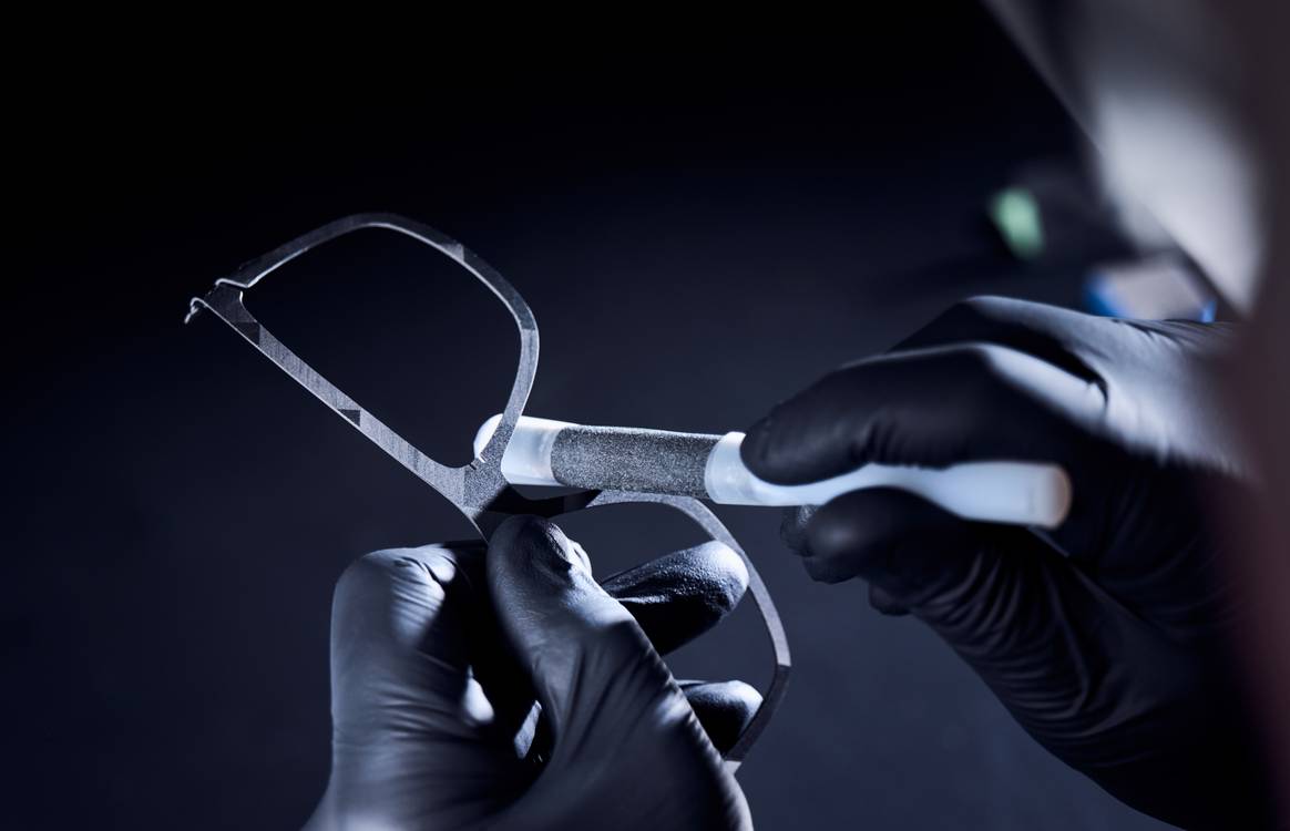 It takes 18 months an IC! Making Berlin glasses - from the conception until it is available in business.