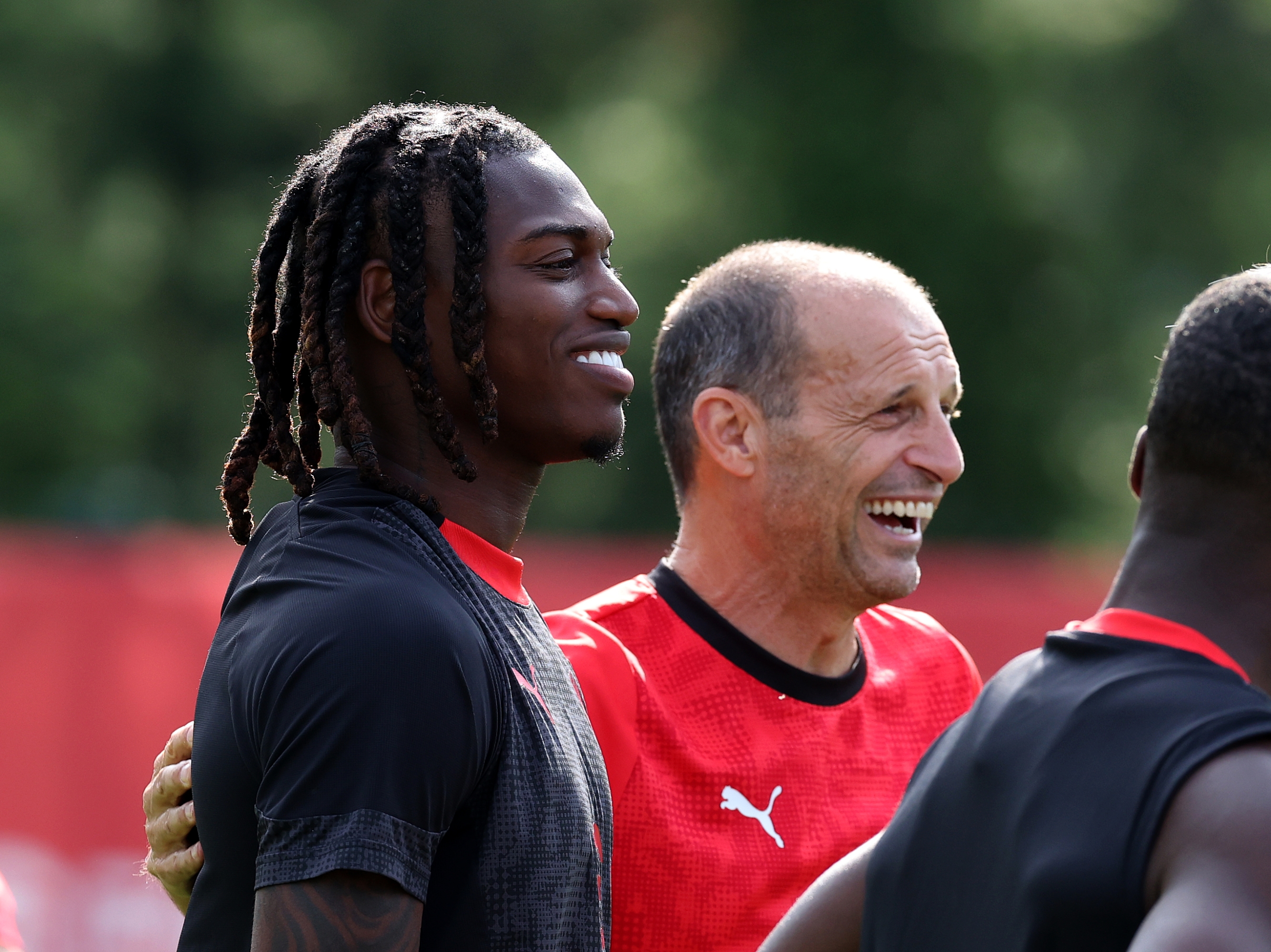 Cairate, Italy - July 15: Head Coach AC Milan Massimiliano Allegri and Rafael Lea of AC Milan Smile During AC Milan Training Session at Milan Sports Center on July 15, 2025 in Cairate, Italy. (Photo by Claudio Villa/AC Milan via Getty Images)