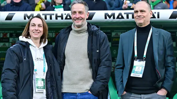 Anne-Kathrin Laufmann (l., Managing Director of Sport and Sustainability, Werder Bremen), Tarek Brauer (Managing Director Organization and Personnel) and Klaus Filbry (CEO)