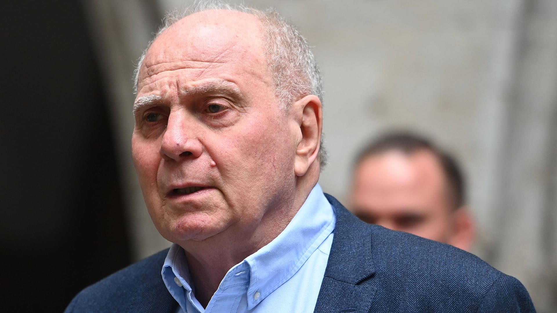 Uli Hoeneß: The honorary president of FC Bayern was intensively around Florian Wirtz.
