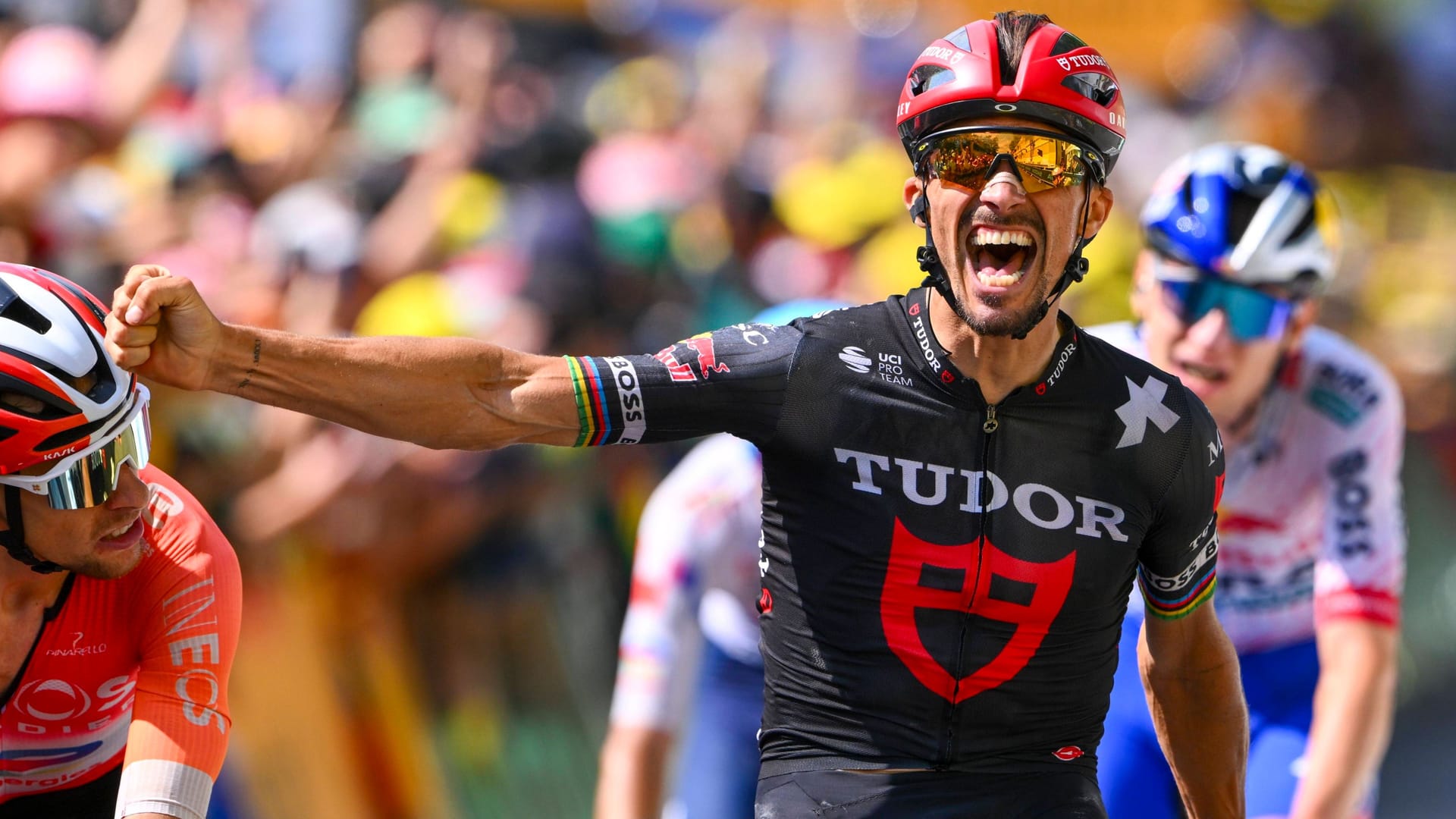 Cheered too early: Julian Alaphilippe at the finish in Carcassonne.