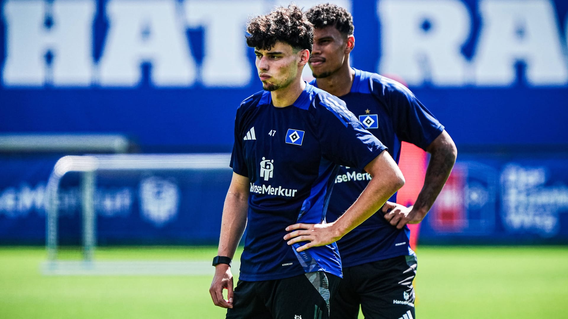 Nicolas Oliveira in HSV training (archive picture): The variable defender joins Jahn Regensburg.
