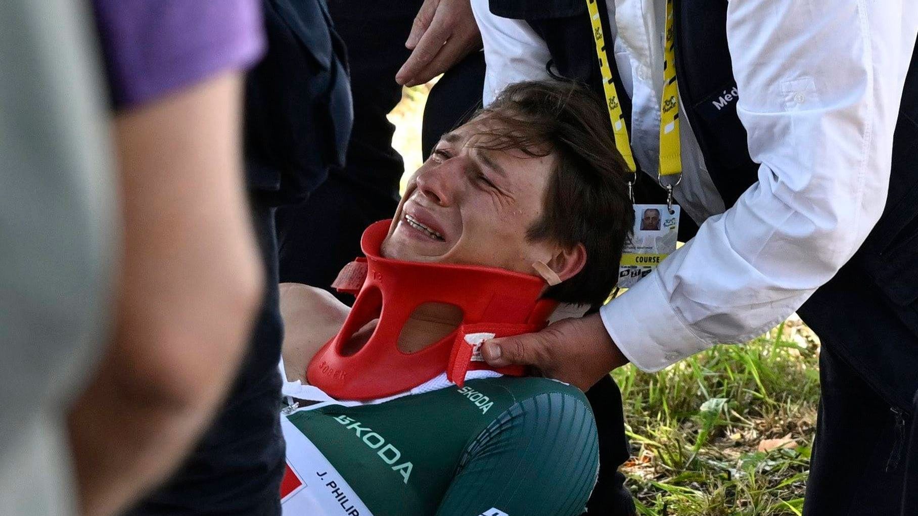 Jasper Philipsen: The Green jerseys' wearer fell hard.