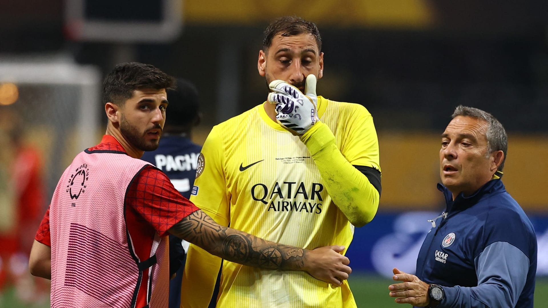 Gianluigi Donnarumma (M.) After the violation of Jamal Musiala: The goalkeeper was visibly shocked.