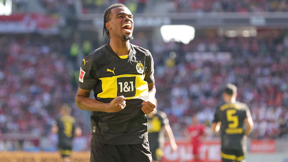 April 2025: Carney Chukwuemeka (21) feiert seinen Treffer gegen den SC Freiburg