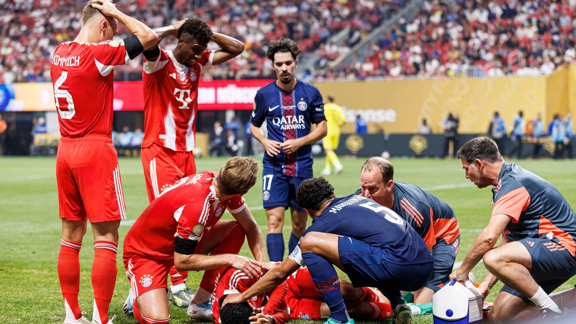 Jamal Musiala on the ground, his teammates shocked: the scene apparently still had an aftermath.