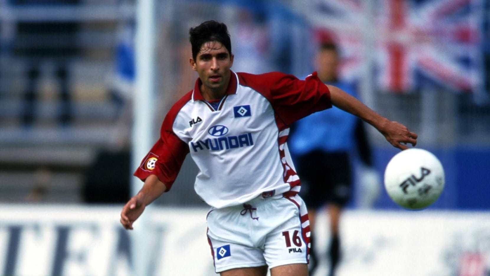 Vahid Hashemian in the jersey of the Hamburger SV (archive picture): The ex-striker hires as a coach in Iran.