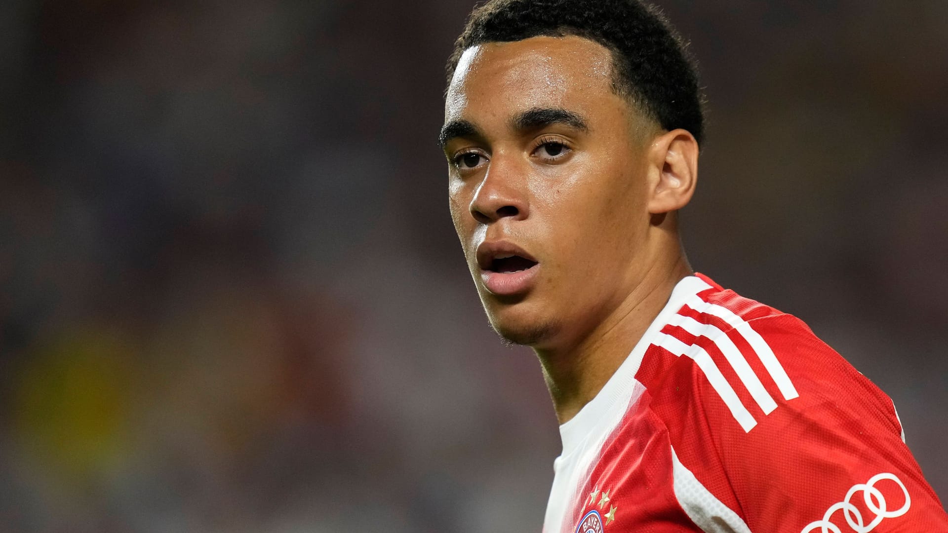 Jamal Musiala: The midfield strategist pursued the group finals against Benfica from the bank.