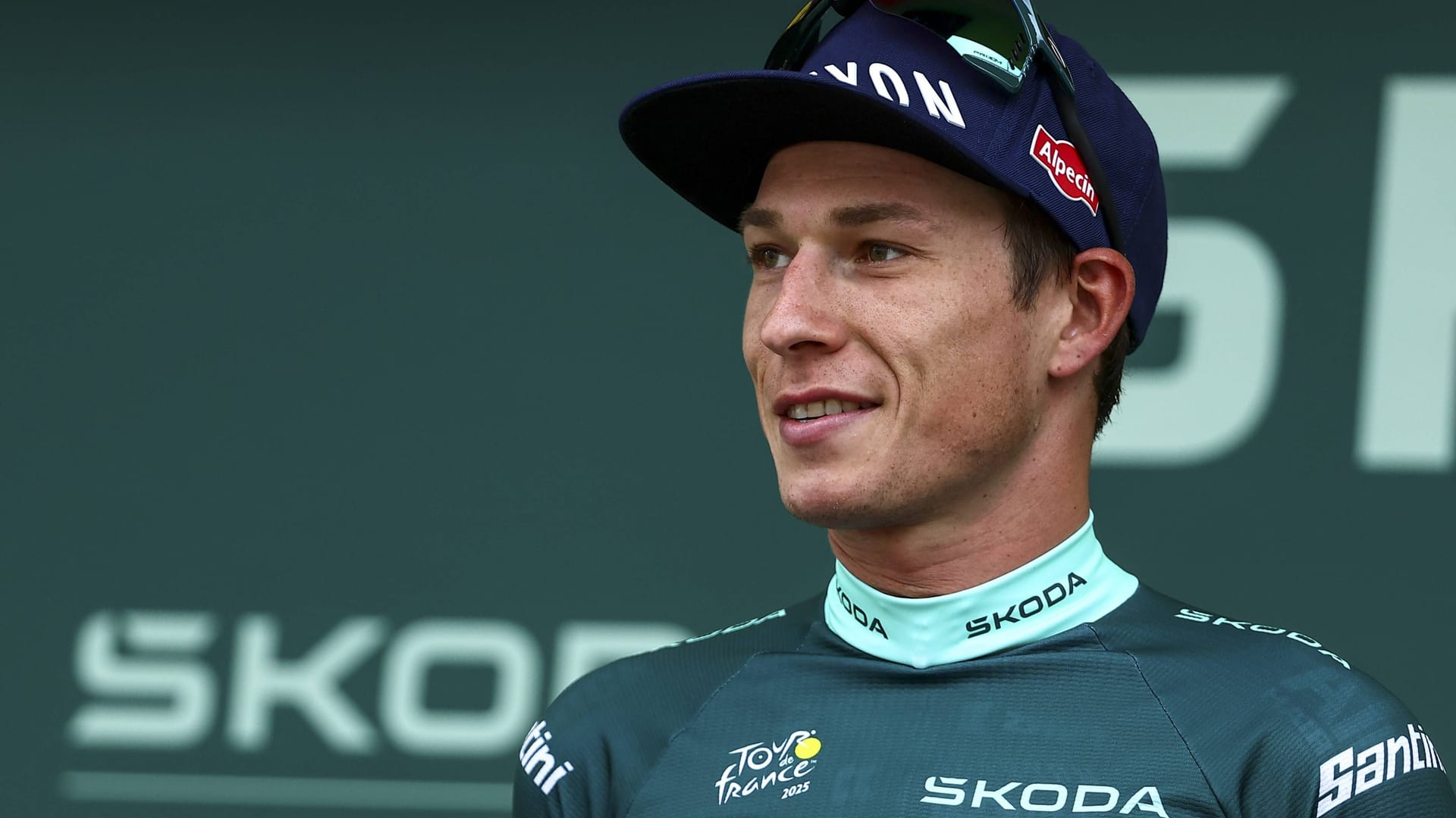 Jasper Philipsen: He wore green and yellow in the first stages.