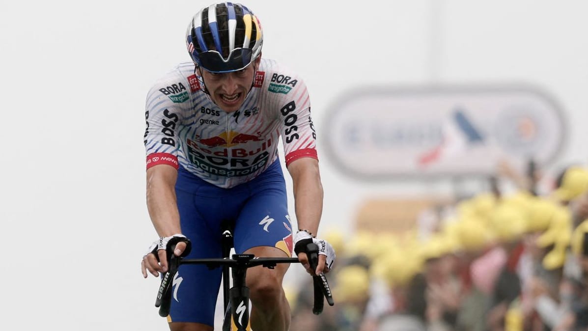 Third place: Florian Lipowitz at the finish on the 14th stage.