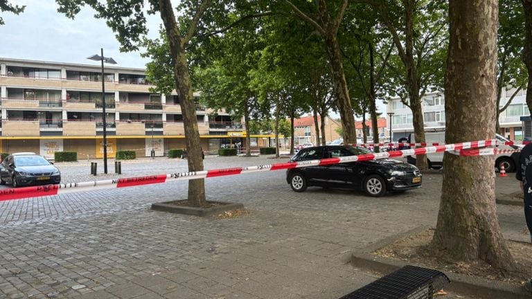 Entire Rivierenplein closed (photo: Omroep Brabant)