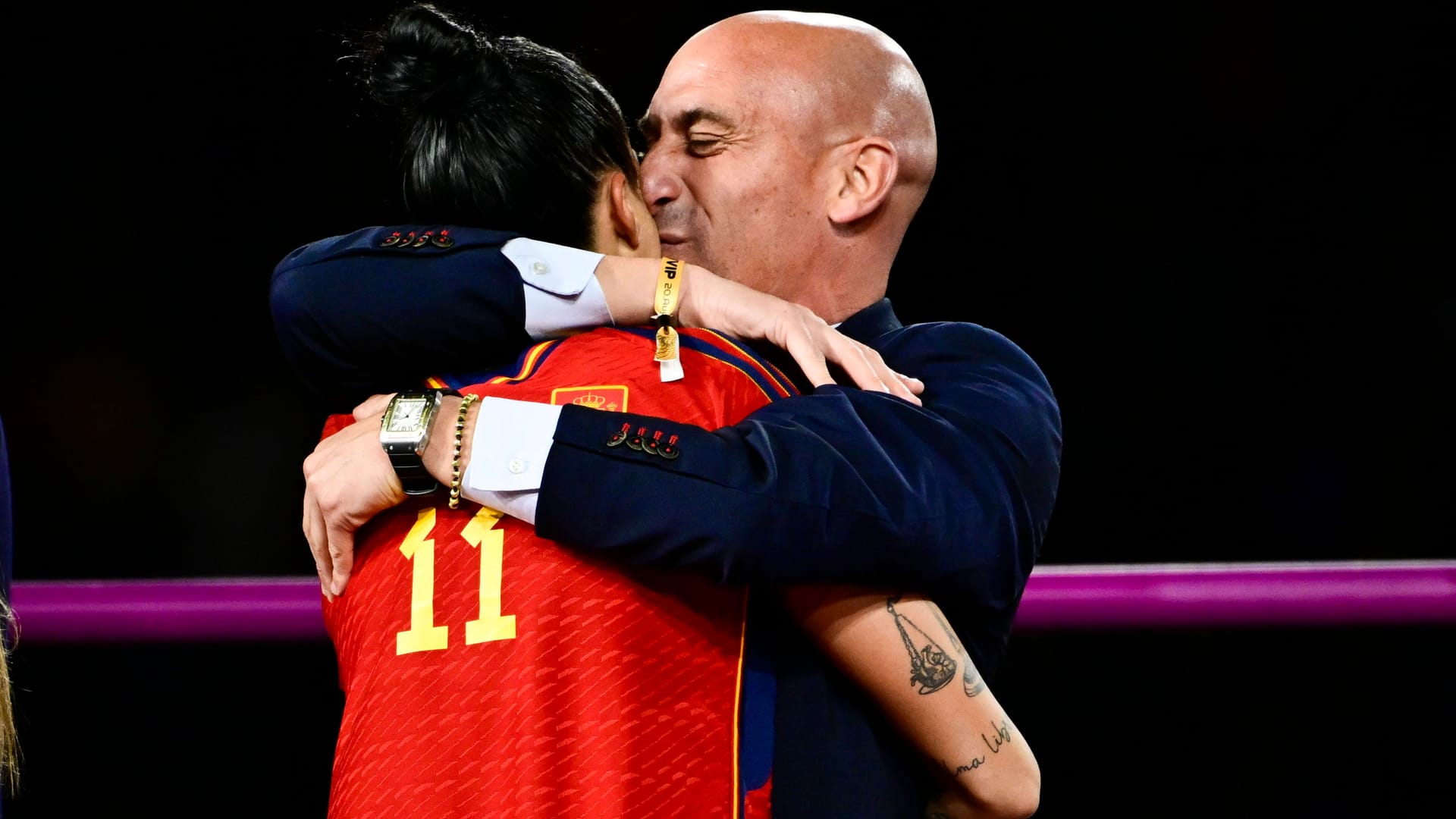 The scene of the kick-off: Luis Rubiales and Jennifer Hermoso after the World Cup final.