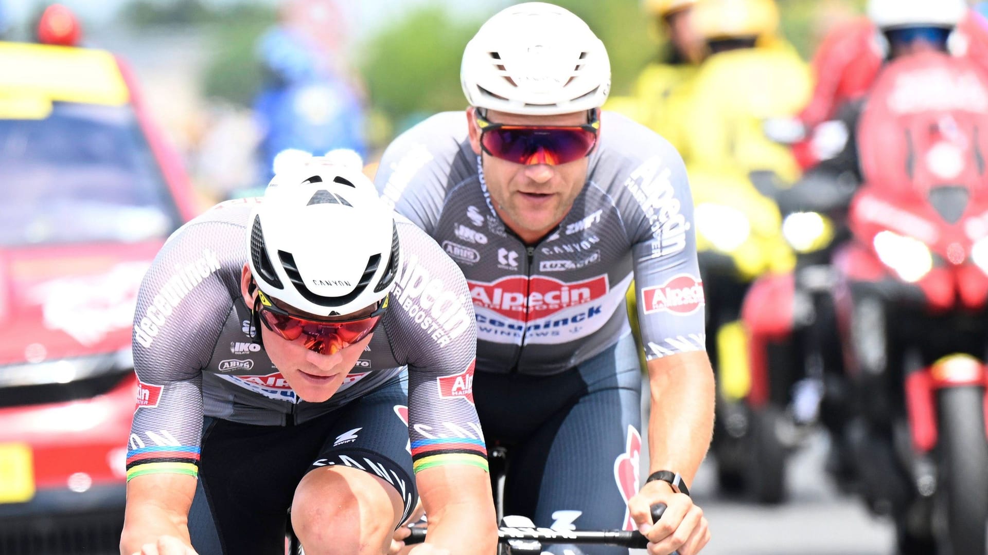 Mathieu van der Poel (front) and Jonas Rickaert: The duo fled the ninth stage.