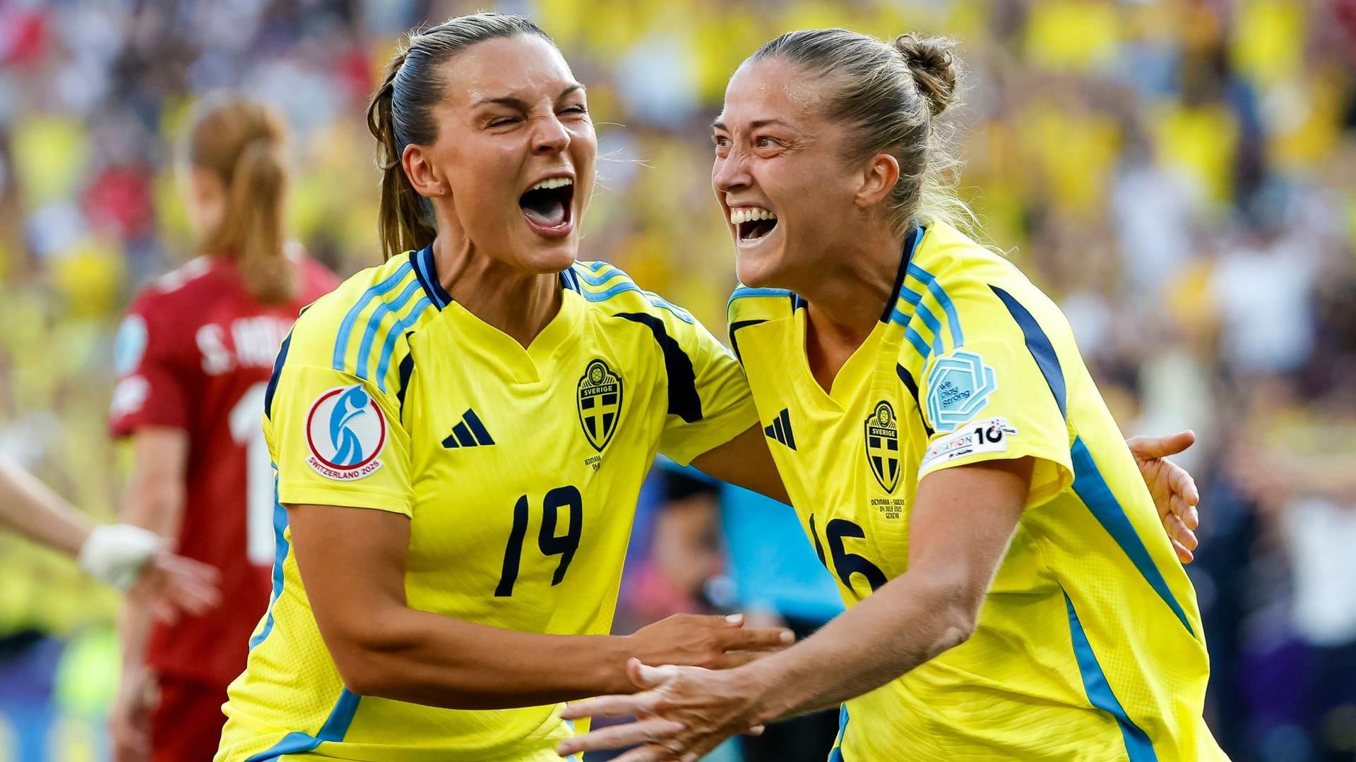 Filippa Angeldahl (right) celebrates her goal with Johanna Rytting Kaneryd: Sweden prevailed in the neighborhood duel. Filippa Angeldahl (right) celebrates her goal with Johanna Rytting Kaneryd: Sweden prevailed in the neighborhood duel.