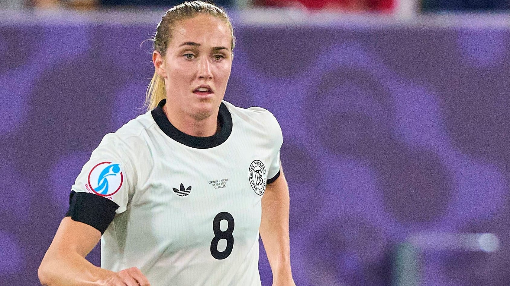 Sydney Lohmann: The midfielder joins Manchester City.