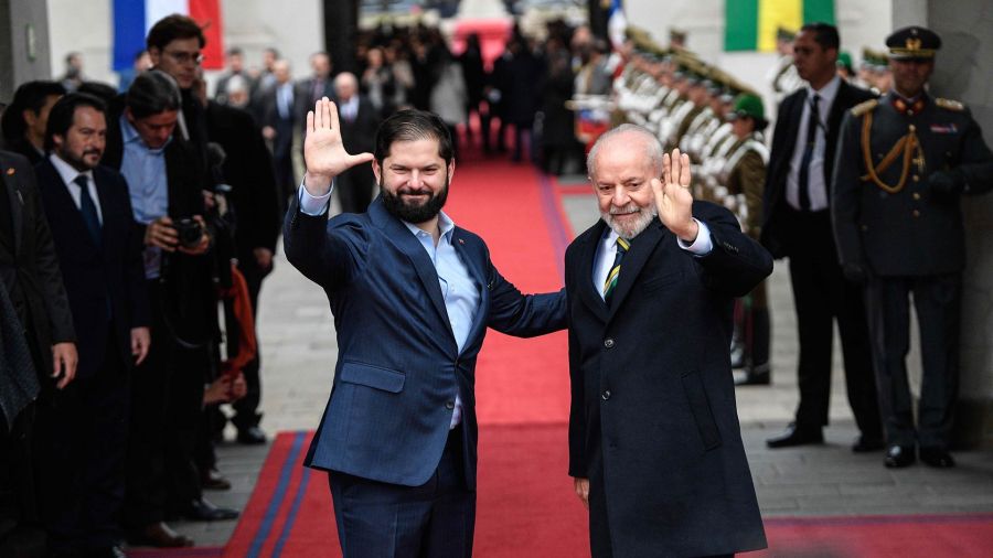 PHOTALERIA The Chilean President, Gabriel Boric and the Brazilian president, Luiz Inacio Lula da Silva, pose for photographs in the La Moneda Palace, in Chile