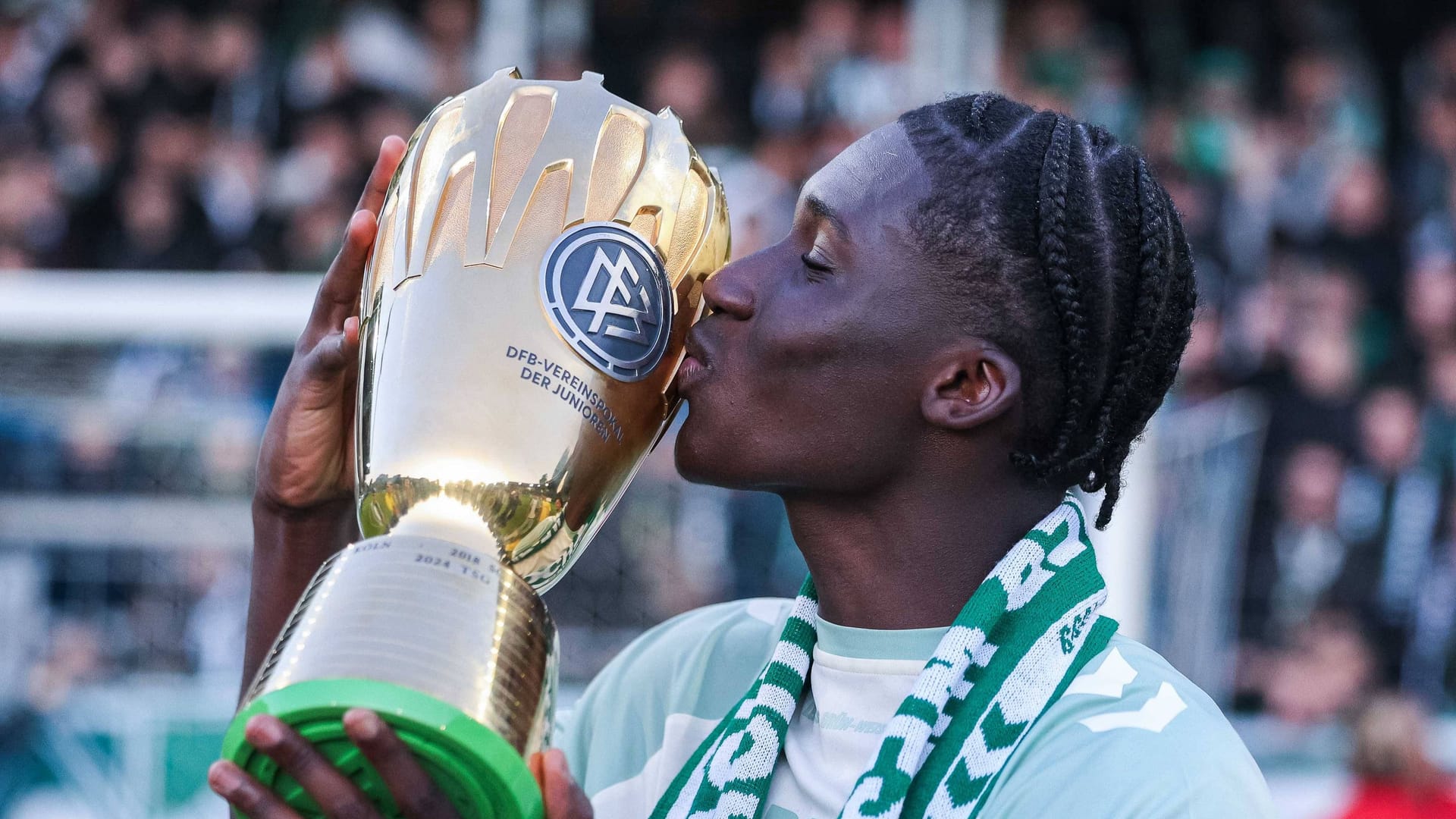 Bremen's Karim Coulibaly after the triumph in the U19 DFB Cup (archive photo): He plays with the professionals in the new season.