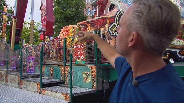 Willy explains how he builds his attraction (photo: Omroep Brabant).