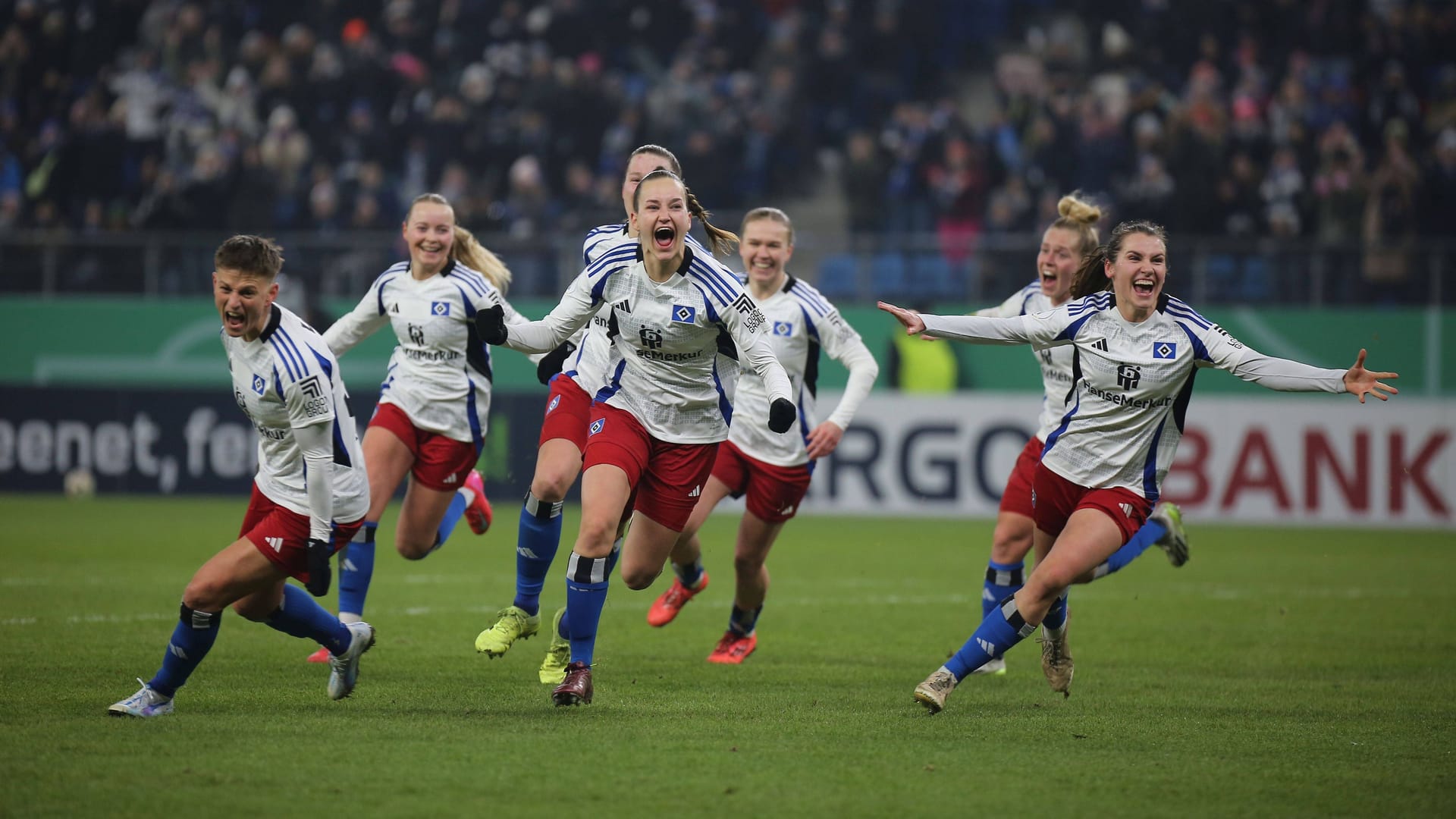 Big cheers with the HSV women: The second division team moved into the semi-finals of the DFB Cup.