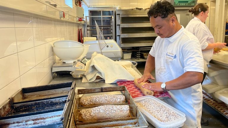 Sararth is an assistant baker (photo: René van Hoof)