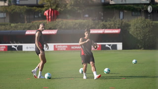 The first images of Ardon Jashari on the pitch with Milan. The Swiss midfielder has just arrived from Club Brugge.