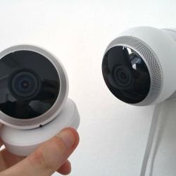 Total control from the cell phone: Smart cameras are installed in minutes and allow your home or trade in real time to be monitored. | Photo: Goodlymedia