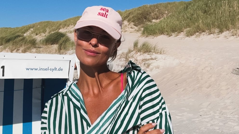 Moderatorin Laura Wontorra: Sonnige Grüße im Bikini von Sylt