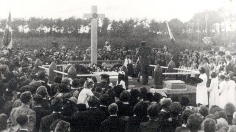 Moerstraten 26 August 1945 (photo: Library Archives of Canada).