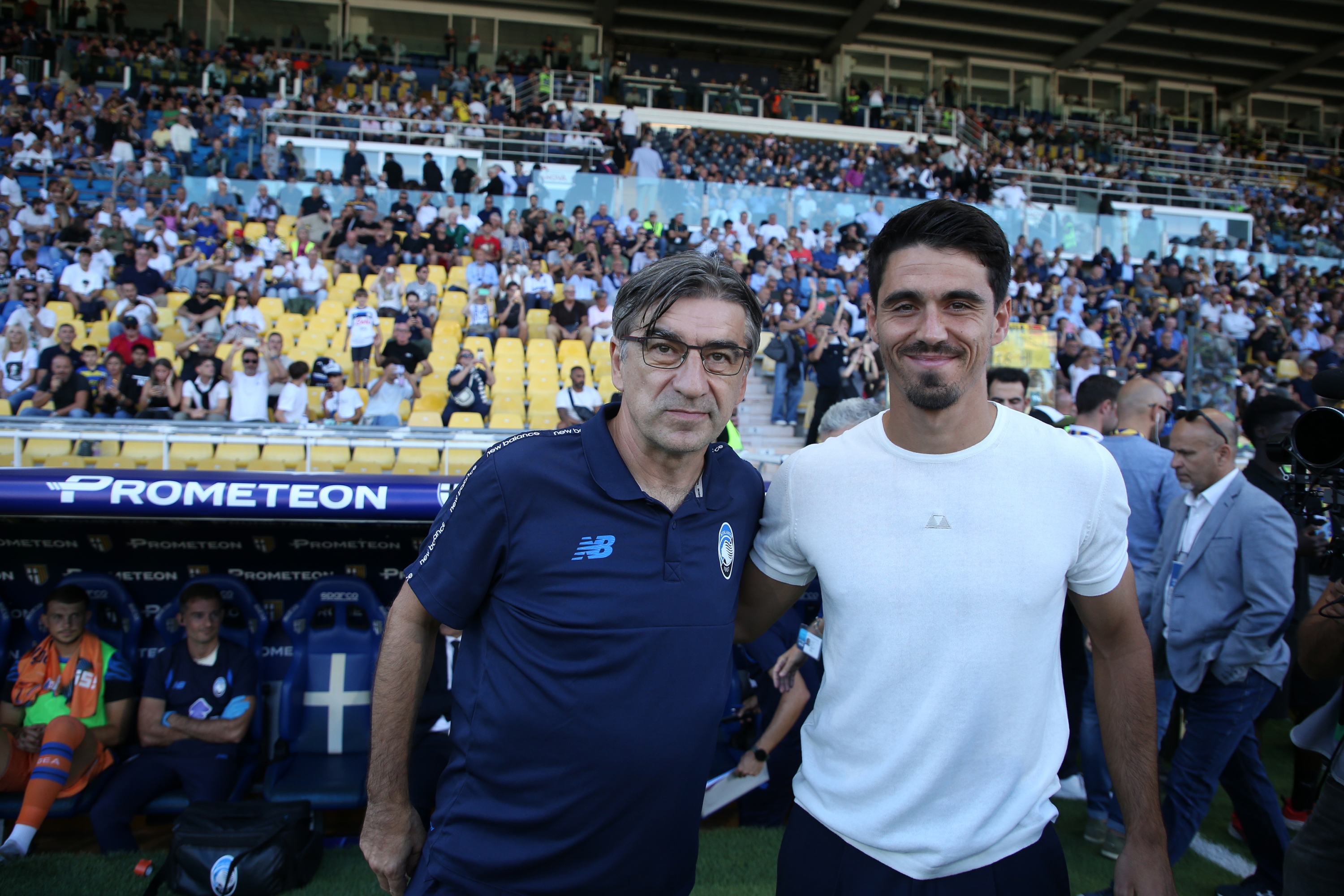 Parma's Mister Carlos Cuesta Garcia and Atalanta's Mister Ivan Juric During the Serie A Soccer Match Bethaeen Parma and Atalanta at the Ennio Tardini Stadium in Parma Italy - Saturday, Augustry 30, 2025. Sport - Soccer. (Photo by Gianni Santandrea/LaPresse)