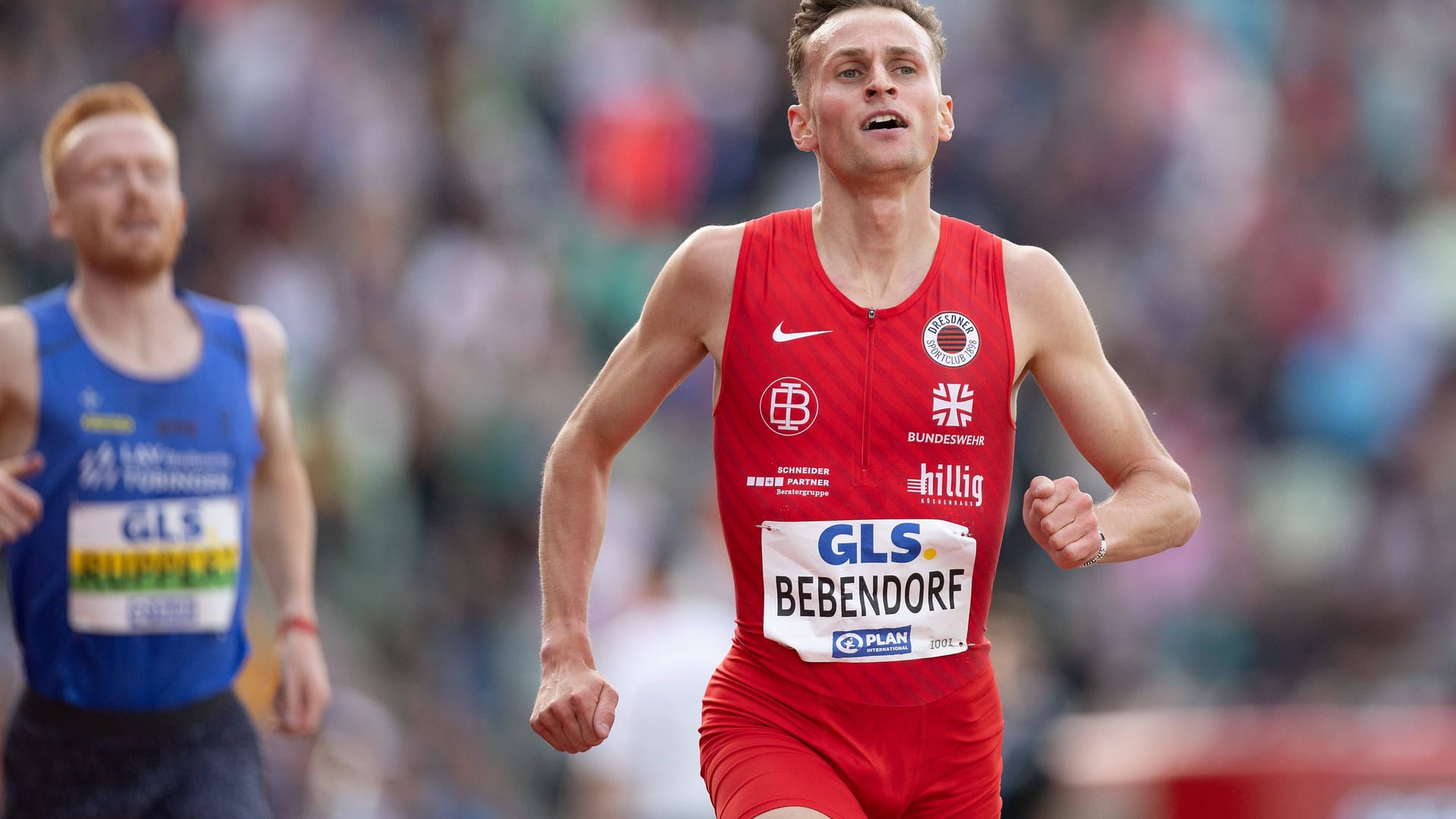 Karl Bebendorf (front) becomes a German champion over 3000 meters of obstacle in Dresden.