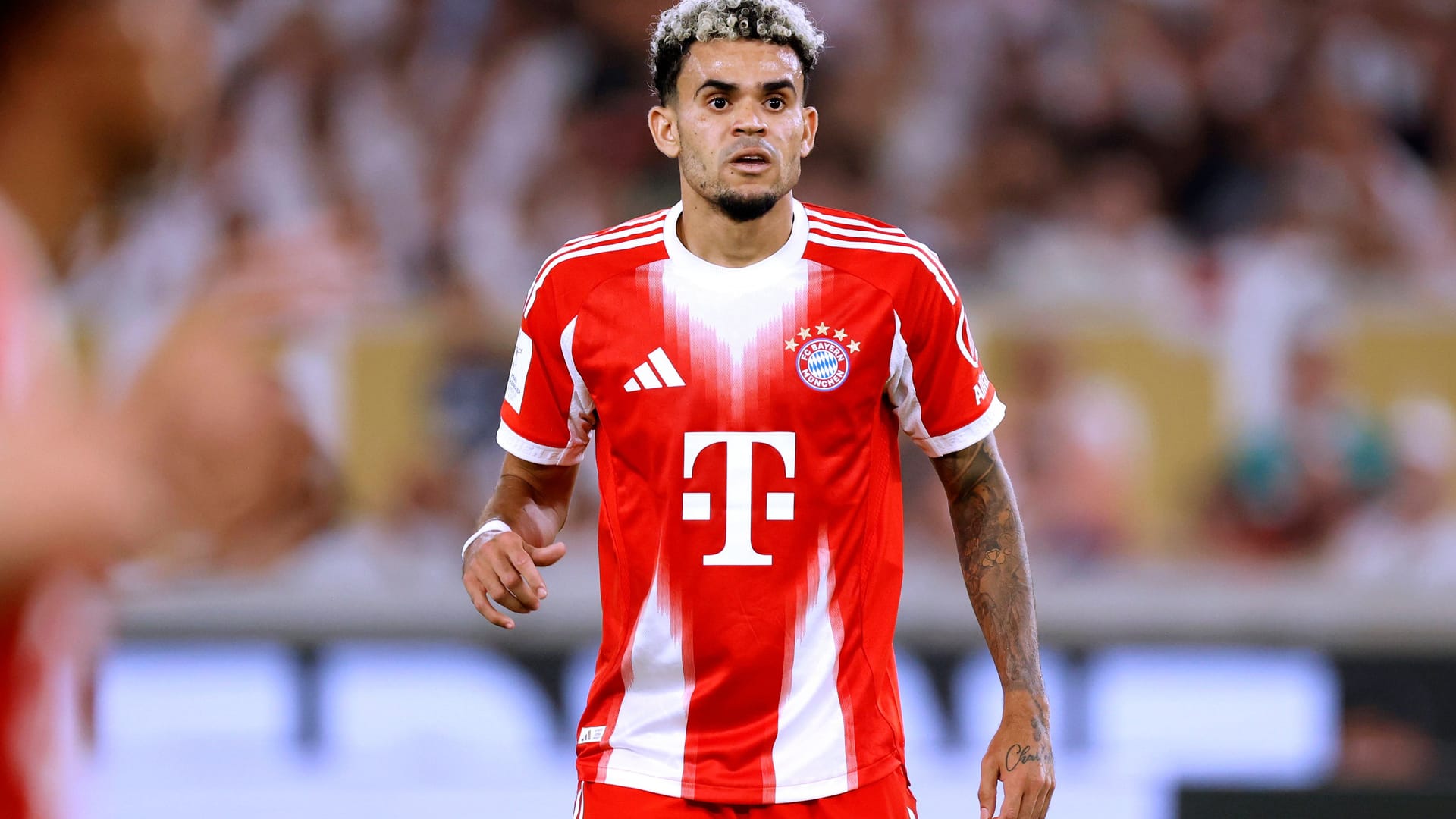 Luis Diaz in the Supercup against VfB Stuttgart.